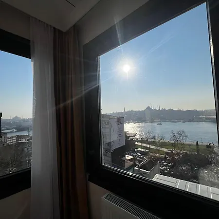 Karakoey Ultra Luxury Penthouse, 4br,sea View Istanbul