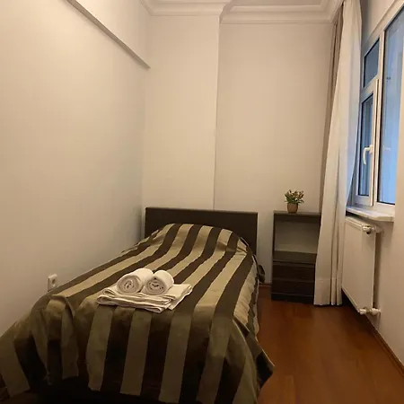 Kadikoy Merkezi Konumda Apartment