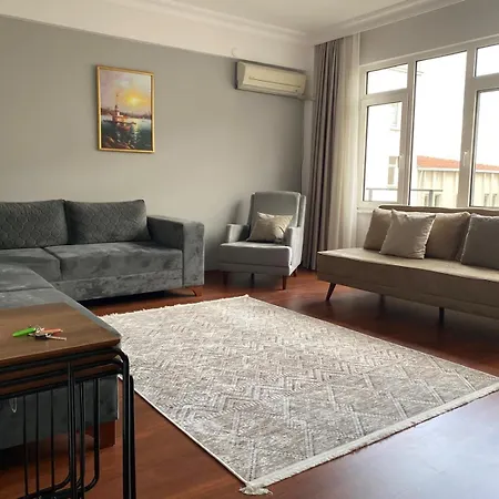 Kadikoy Merkezi Konumda *