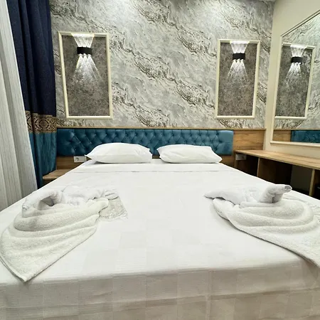 Riverside Hotel 3*