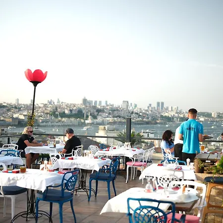 Hotel Raymond Old 4*
