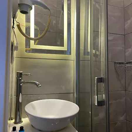 Szálloda Pasaport Pier Kadikoey 3*