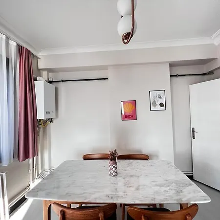 Wonder Homes 7-4br, 2ba Astounding Seaview Karakoey Istanbul
