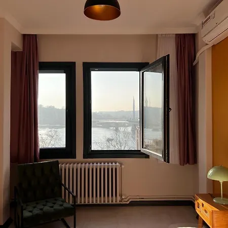 Wonder Homes 7-4br, 2ba Astounding Seaview Karakoey Apartment Istanbul