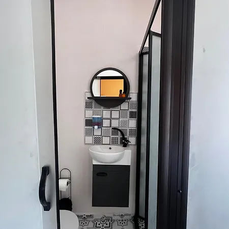 Wonder Homes 7-4br, 2ba Astounding Seaview Karakoey Apartment Istanbul