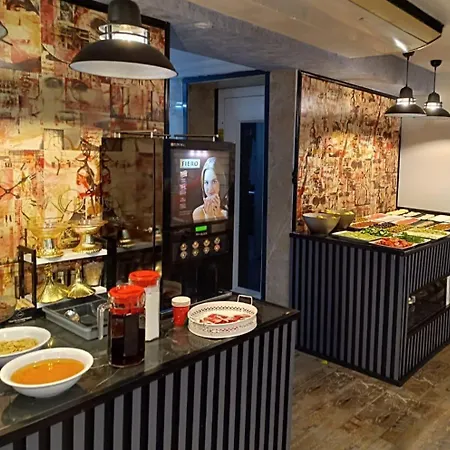 Leyenda Boutique Aparthotel 3*