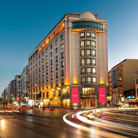 Hotel Ramada Plaza By Wyndham Center 5*