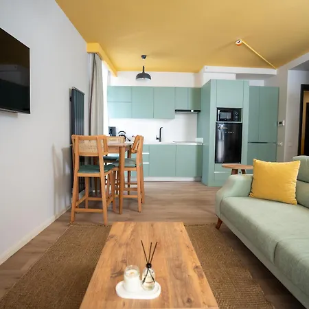 Bird Nest Aparthotel *