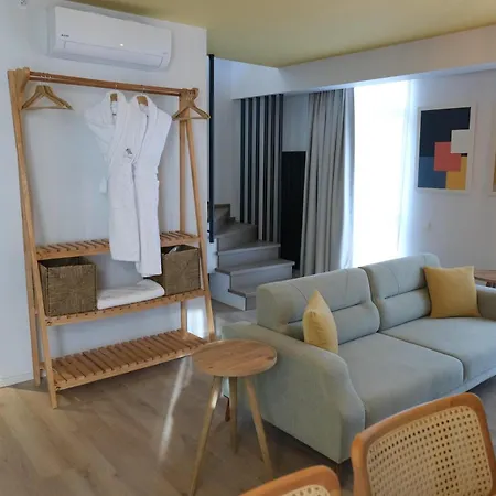 Aparthotel Bird Nest *