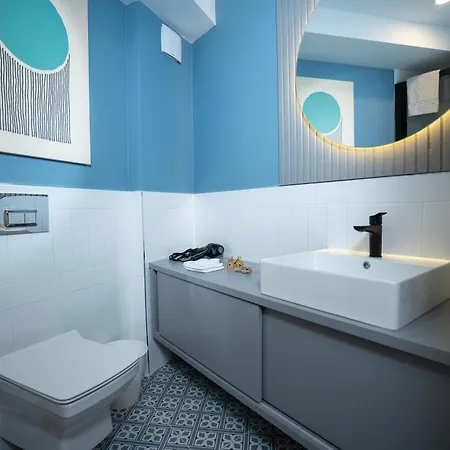 Aparthotel Bird Nest *