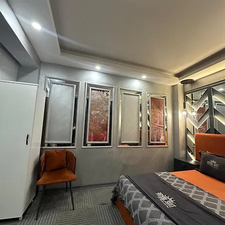 Royal Premium Hotel