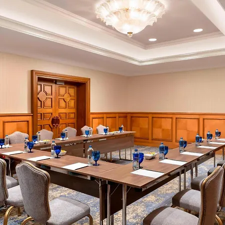 מלון The Ritz-carlton, At The Bosphorus 5*