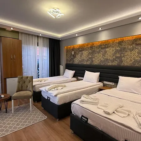 Mamma Marya 3*