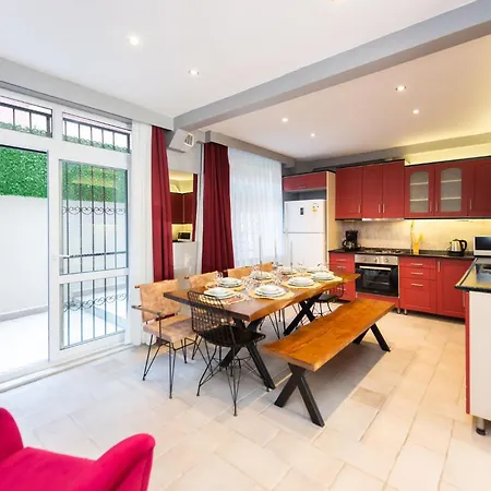 Bright Duplex Aparthotel *