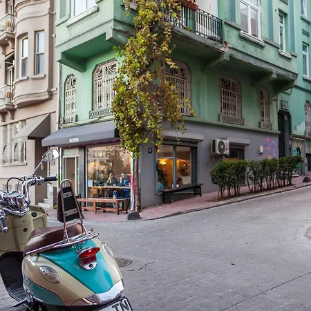 Apartment Cozy 1-bdr In Cihangir Neighborhood