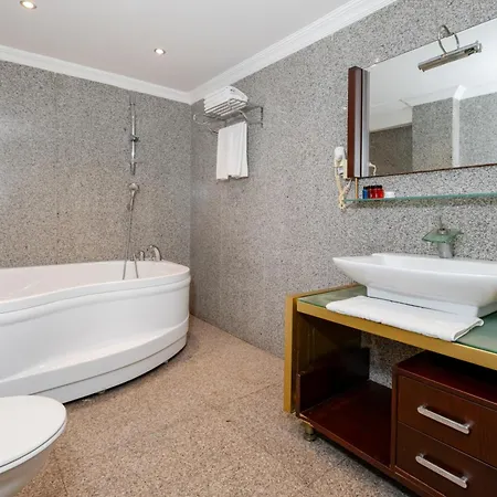 Peak Star Hotell 3*