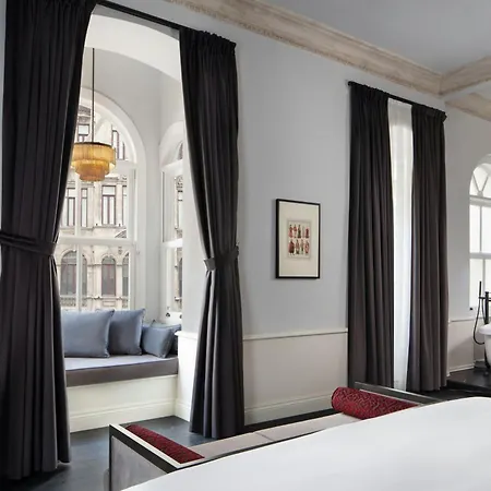 Adahan Decamondo Pera, Autograph Collection Hotel