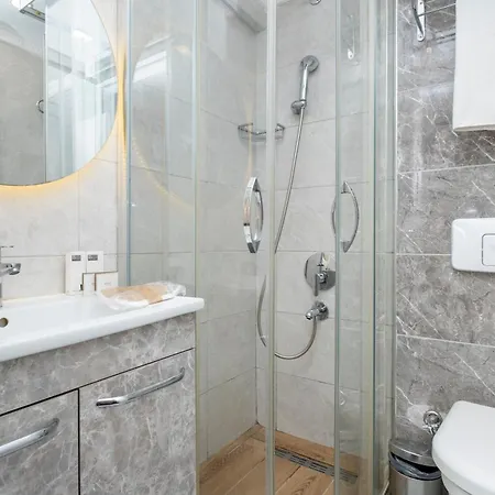 Peak Star Hotell 3*