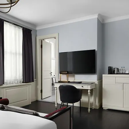 Adahan Decamondo Pera, Autograph Collection 5*