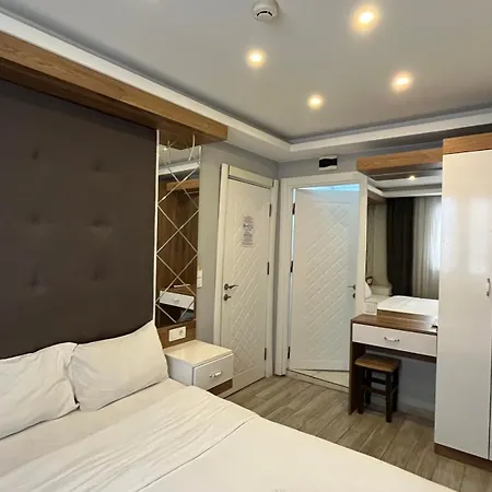 Hotel Tulip House 3*