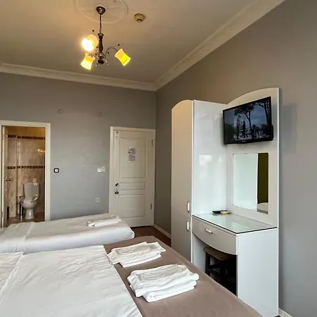 Tulip House Hotel 3*
