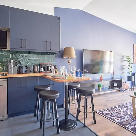 아파트 Cozy Penthouse With The Balcony *