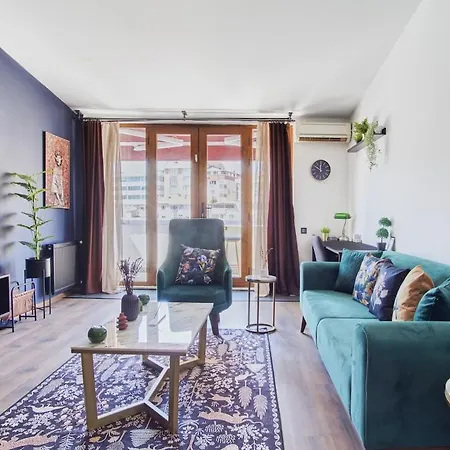 Cozy Penthouse With The Balcony * 이스탄불