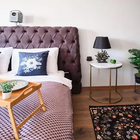 아파트 Cozy Penthouse With The Balcony