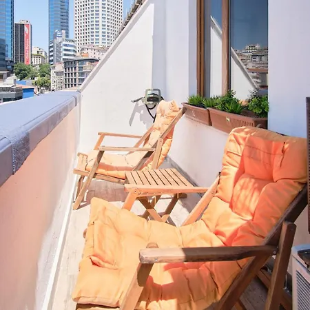 Cozy Penthouse With The Balcony 아파트