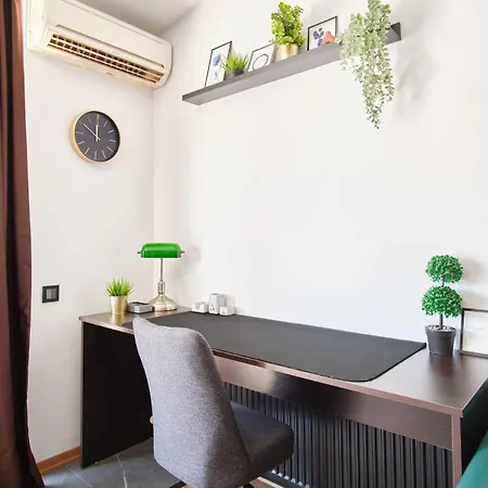 Cozy Penthouse With The Balcony 아파트