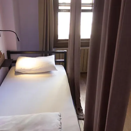 Le Banc Hostal *