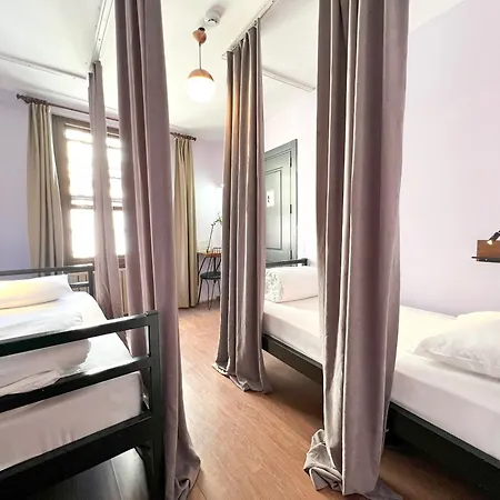 Hostal Le Banc *