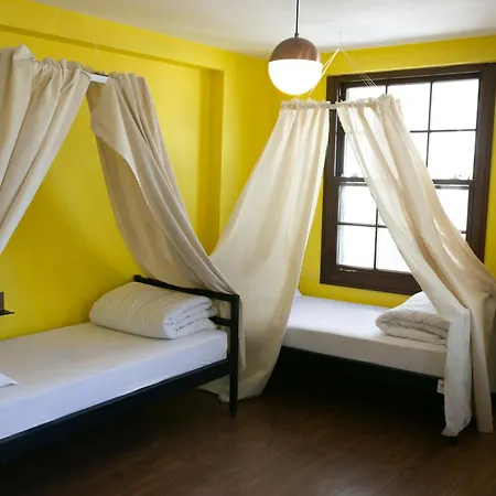 Le Banc Hostal