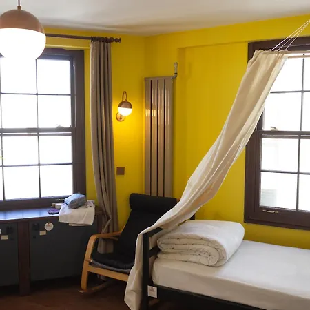 Le Banc Hostal Estambul