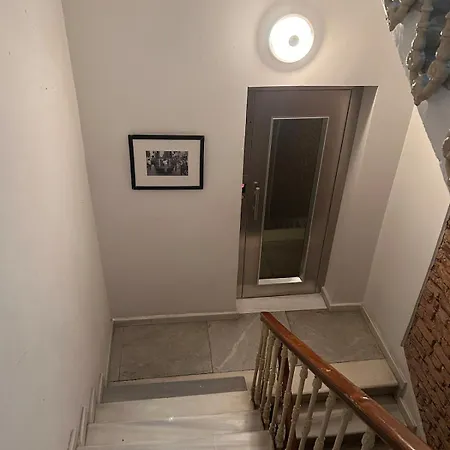 Comfortable And Peaceful For Family In Beyoglu Apartament