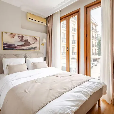 Raya Cihangir Apartament *