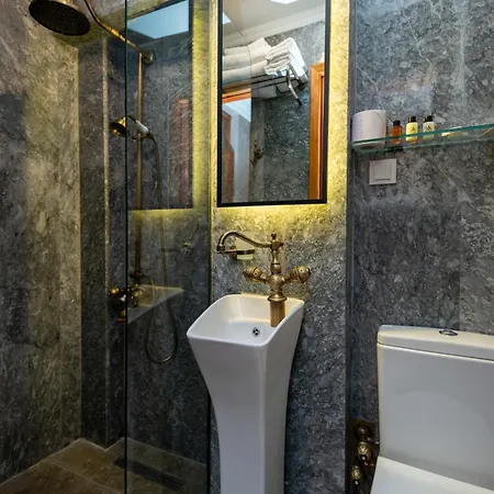 Wonder Wood Bed & Breakfast 2*