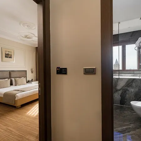 Continental Pera 4*