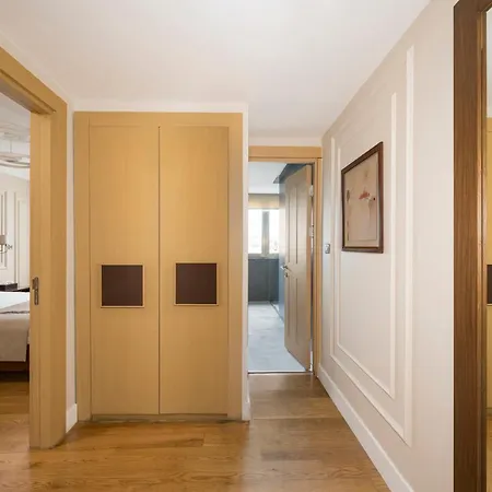 Tunel Hotel
