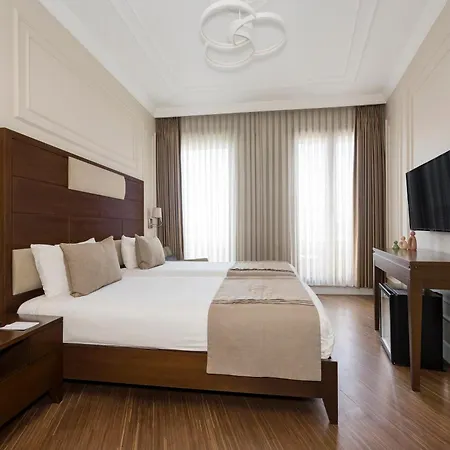 Continental Pera 4*
