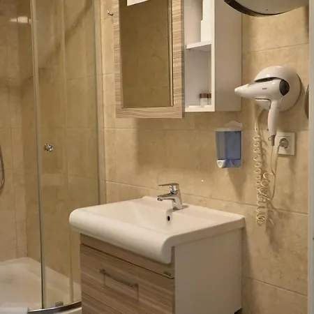Aparthotel Skyport 3*