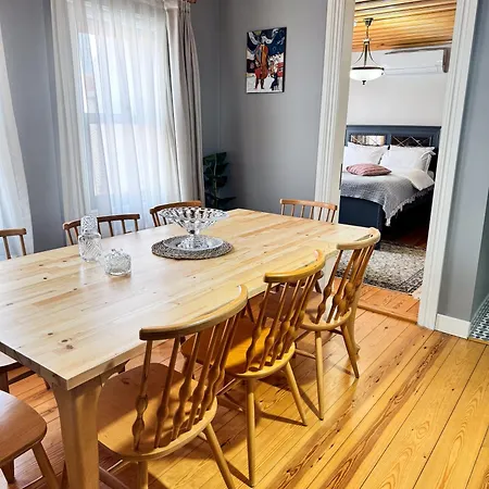 Nostalgic & Comfortable Historical Home! 이스탄불