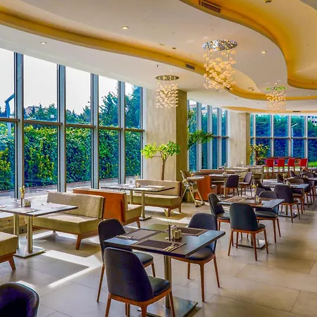 Hotel Ramada Encore Bayrampasa 4*