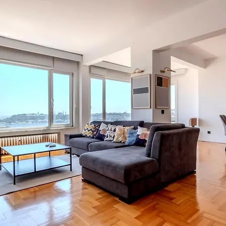 5-bedroom With Sea View Appartement *