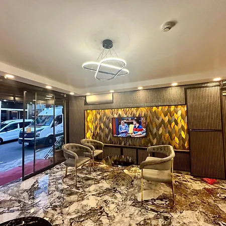 Hotel Crowned Exclusive