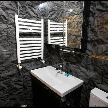 2br - 1lr Seaview Family Flat 10 Min Walk To Center Istambul