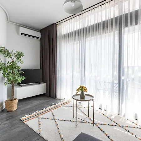 Airy W Stunning Views Private Patio #362 이스탄불
