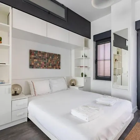 Airy W Stunning Views Private Patio #362 * Istanbul