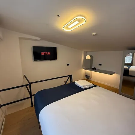 Hotel Corner Hot