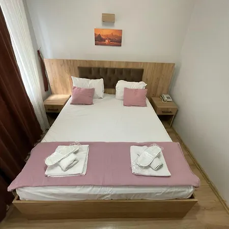 Grey House - Historical Peninsula 3*